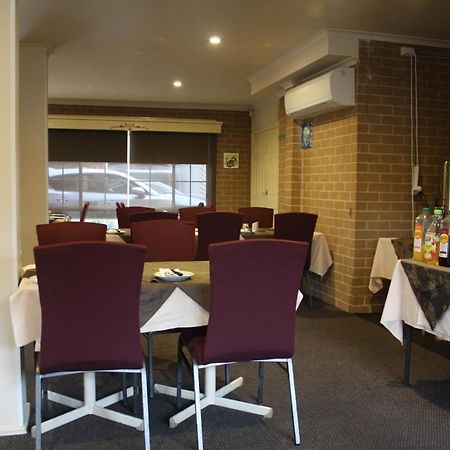 Grand Manor Motor Inn Queanbeyan Exterior photo